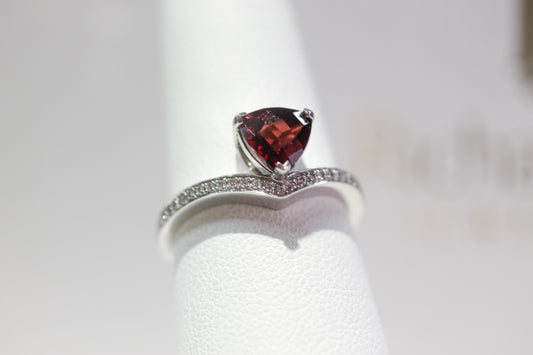 Garnet Diamond Ring