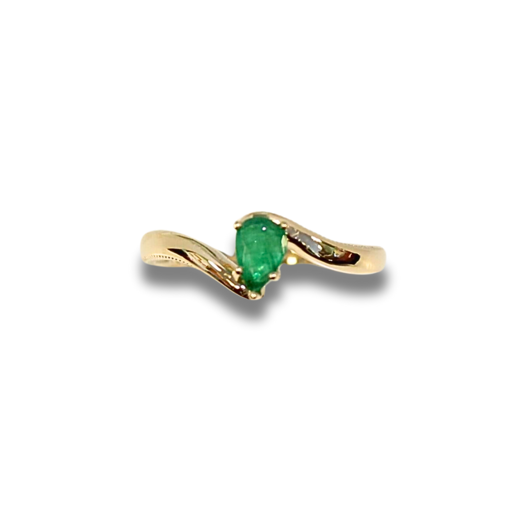 Emerald Stone Ring